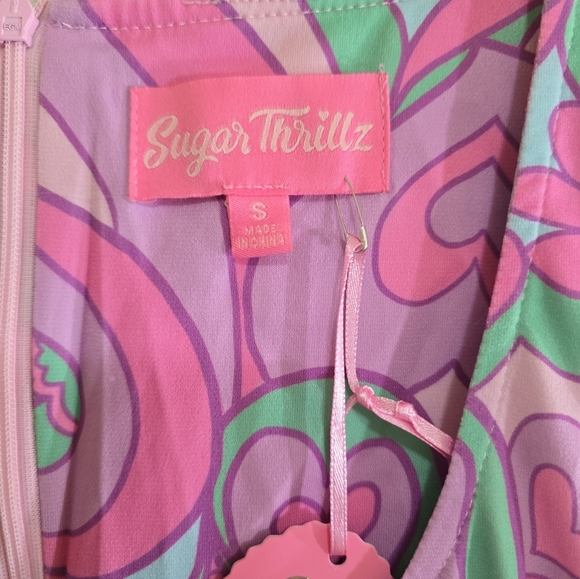 NWT Dolls Kill Sugar Thrillz 70s Psychedelic Heart Mini Dress Small Flare Sleeve - Picture 6 of 7